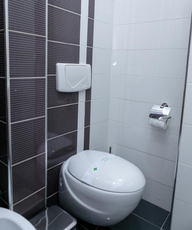 Spacious City Paradise - 3Br Apt In The Heart Of 티라나 외부 사진
