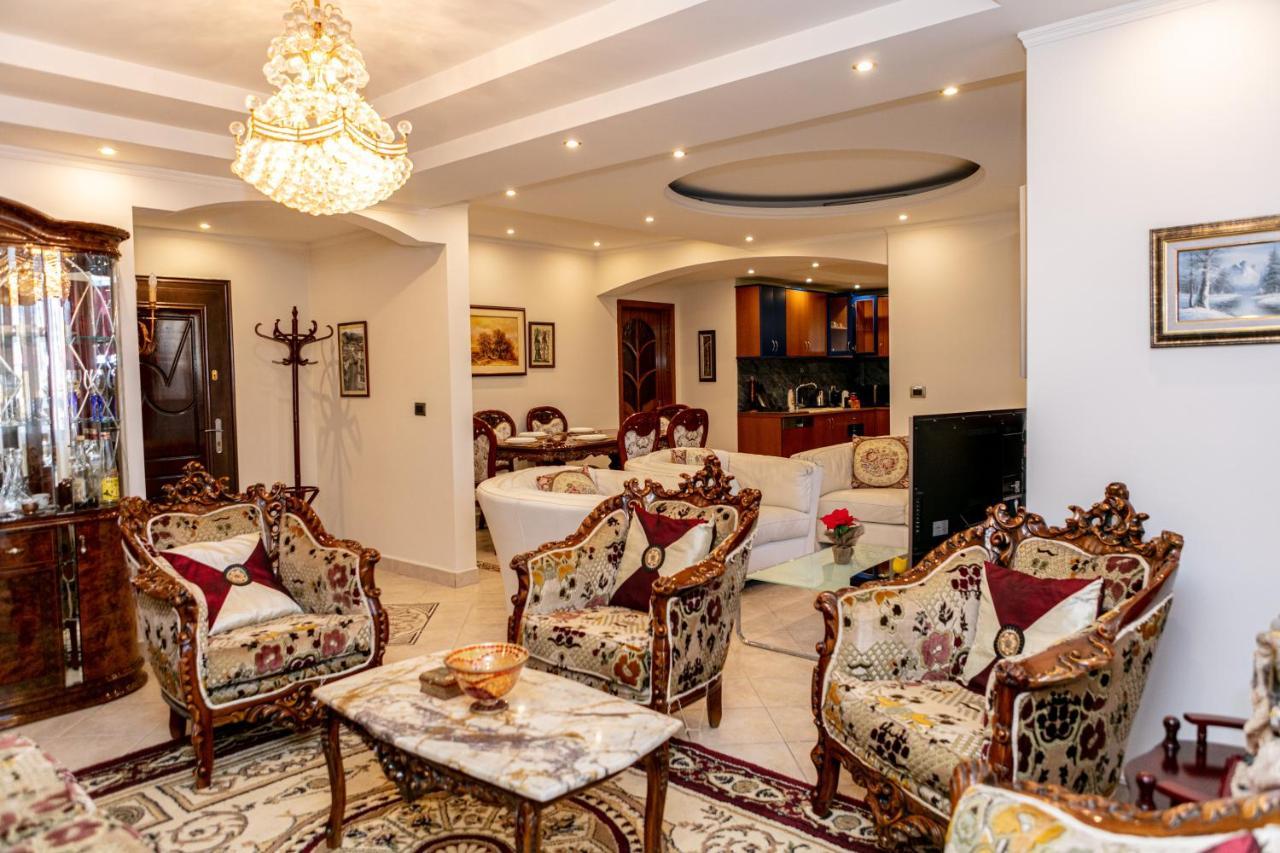 Spacious City Paradise - 3Br Apt In The Heart Of 티라나 외부 사진