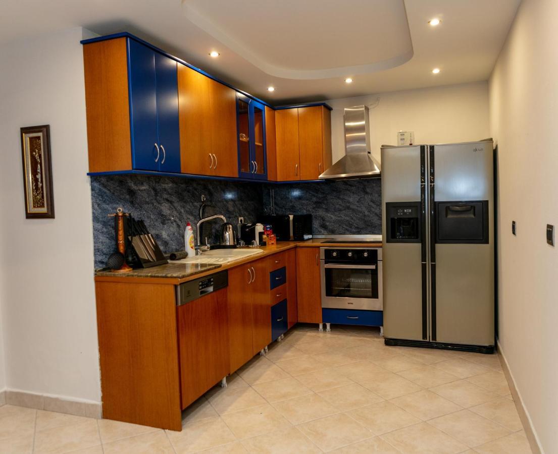 Spacious City Paradise - 3Br Apt In The Heart Of 티라나 외부 사진